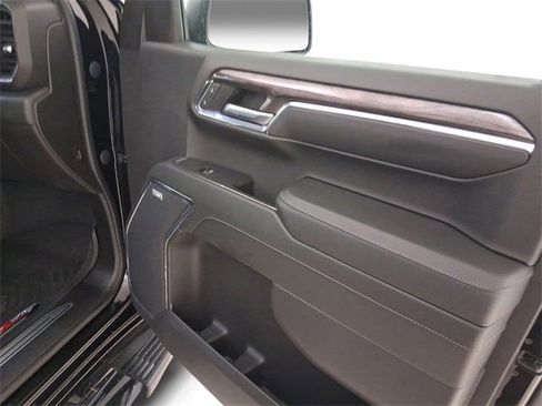 Used 2024 Chevrolet Silverado 1500 LTZ w/ LTZ Premium Package image 15