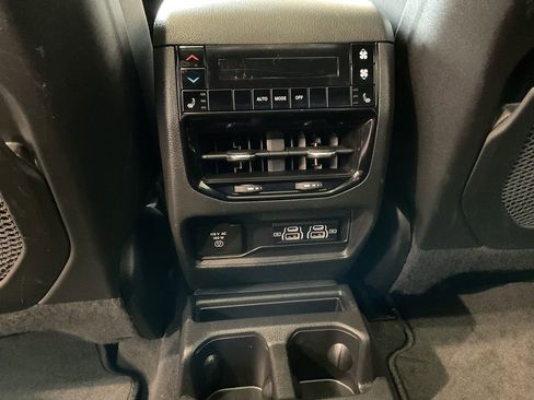 Used 2024 Jeep Grand Cherokee L Limited w/ Luxury Tech Group II image 42