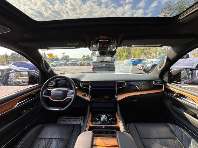 Used 2023 Jeep Grand Wagoneer Series III AWD/4WD image 2