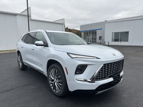 New 2026 Buick Enclave Avenir image 3