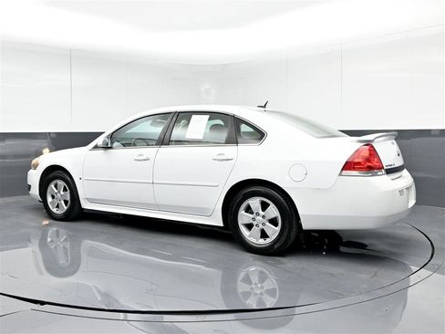 Used 2010 Chevrolet Impala LT w/ Luxury Edition Package image 7