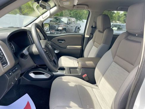Used 2022 Nissan Frontier SV image 21