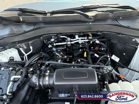 Certified 2024 Ford Explorer XLT RWD image 9
