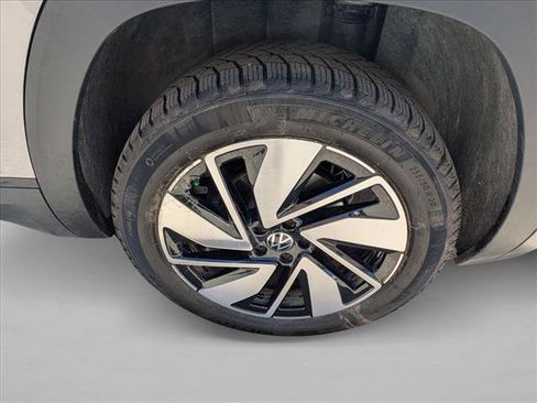 Used 2025 Volkswagen Atlas SE AWD/4WD image 9