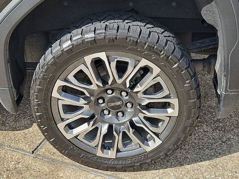 Certified 2023 GMC Sierra 1500 Denali Ultimate AWD/4WD image 32