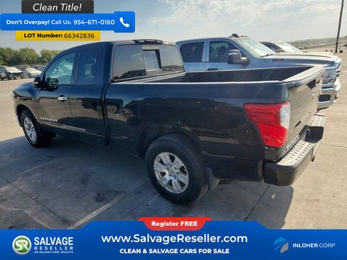 Used 2018 Nissan Titan SV w/ SV Convenience Package RWD image 3
