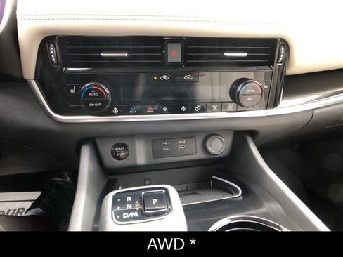 Certified 2025 Nissan Rogue SL w/ SL Premium Package AWD/4WD image 22