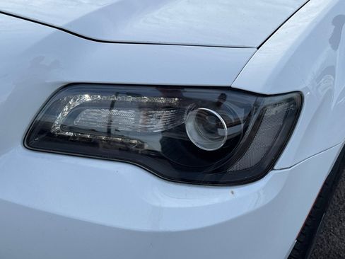 Used 2023 Chrysler 300 Touring w/ Sport Appearance Package image 9