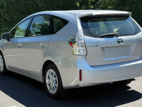 Used 2012 Toyota Prius V Three FWD image 9