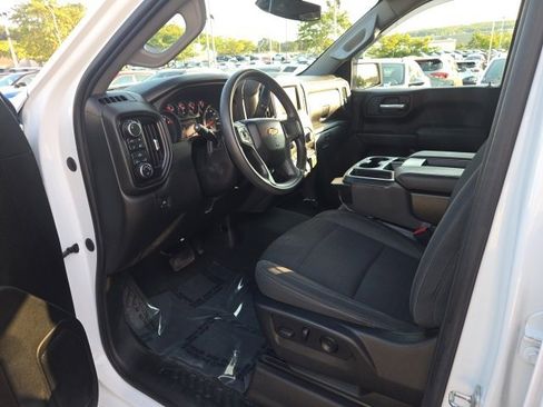Used 2022 Chevrolet Silverado 1500 Custom image 12