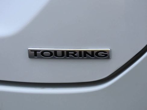 New 2025 Honda Pilot Touring image 7