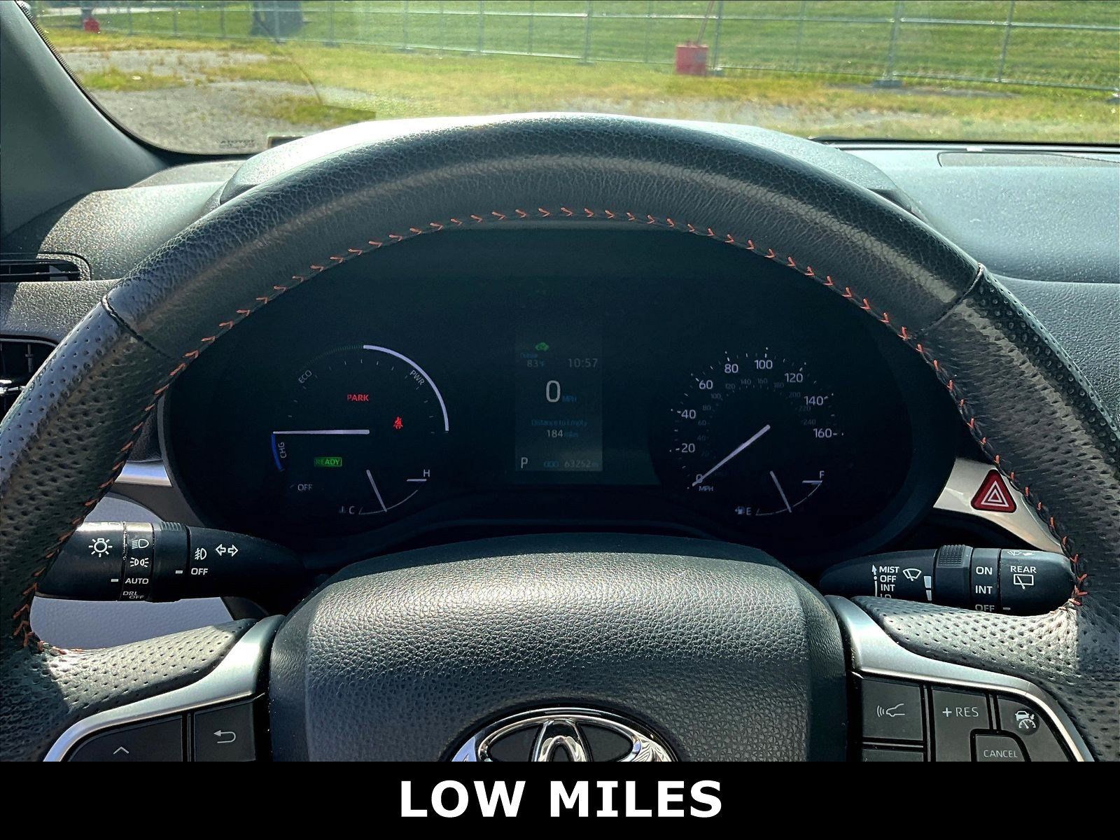 Used 2023 Toyota Sienna XSE FWD image 5