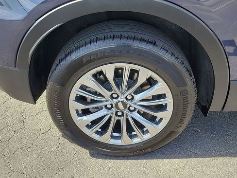 Certified 2025 Cadillac XT4 Premium Luxury AWD/4WD image 11
