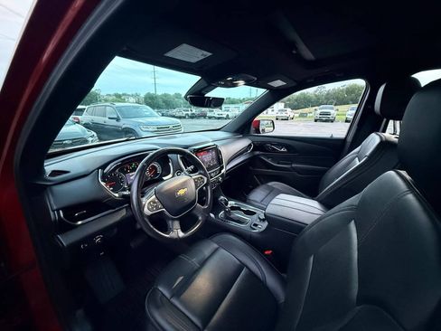 Used 2022 Chevrolet Traverse RS AWD/4WD image 9