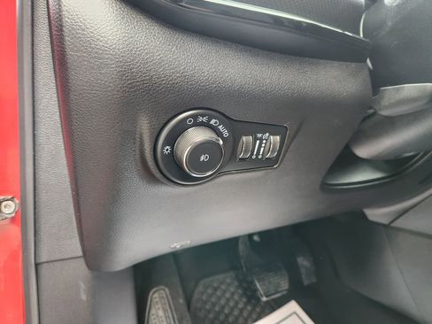 Used 2023 Jeep Compass Trailhawk w/ Trailhawk Convenience Group AWD/4WD image 25
