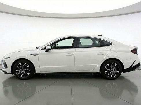 Used 2025 Hyundai Sonata SEL FWD image 5