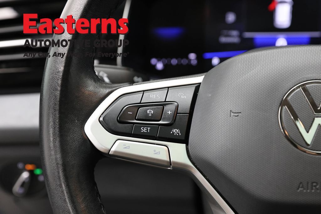 Used 2025 Volkswagen Jetta SE FWD image 15