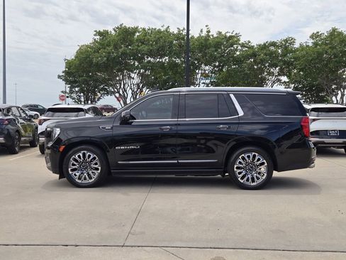 Used 2023 GMC Yukon Denali Ultimate AWD/4WD image 12