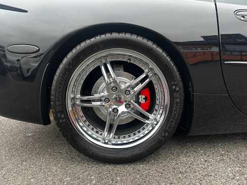 Used 1999 Chevrolet Corvette Coupe w/ Memory Pkg image 19