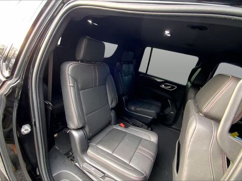 Used 2022 Chevrolet Suburban RST w/ Luxury Package AWD/4WD image 19