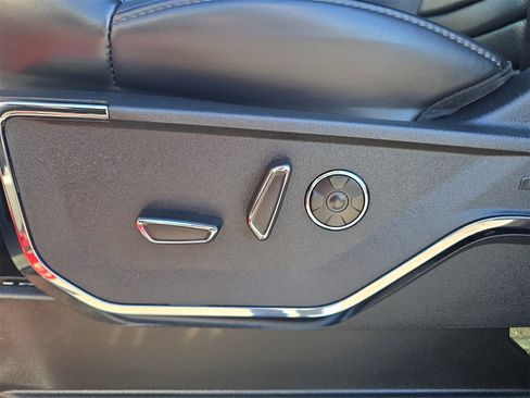 Used 2024 Ford F150 Platinum image 15