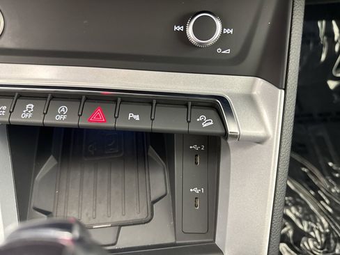 Used 2022 Audi Q3 2.0T Premium Plus w/ Premium Plus Package image 16