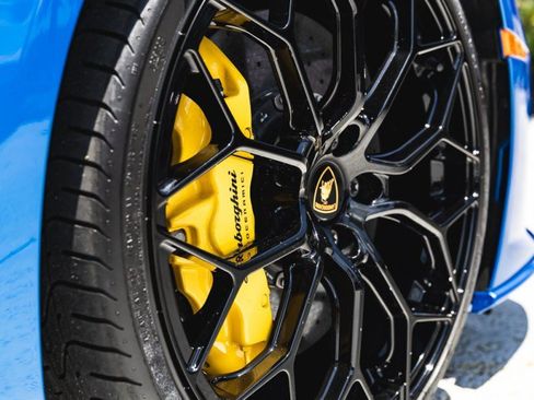 Used 2023 Lamborghini Huracan EVO AWD/4WD image 18