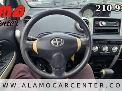 Used 2005 Scion xA FWD image 30