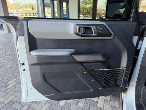 Used 2023 Ford Bronco Badlands image 6