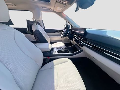 New 2026 Kia Carnival SX Prestige FWD image 32