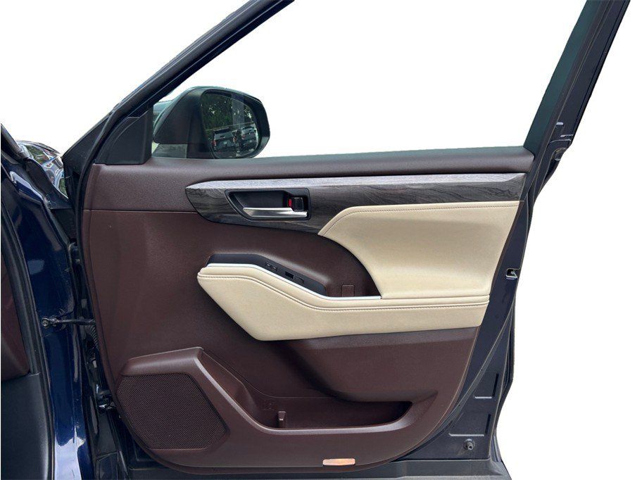Used 2020 Toyota Highlander Limited AWD/4WD image 50