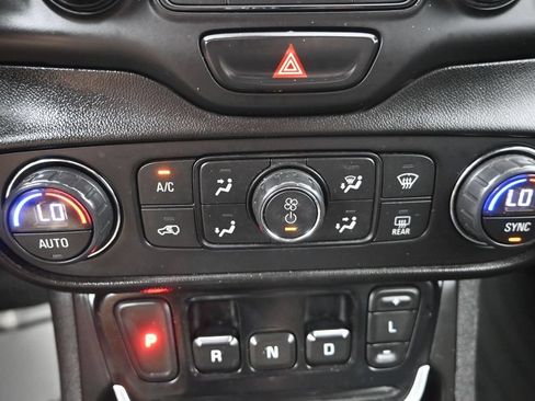 Used 2018 GMC Terrain SLT w/ Preferred Package AWD/4WD image 21