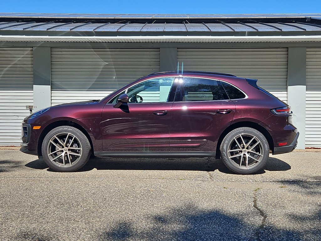 Certified 2026 Porsche Macan AWD/4WD image 2