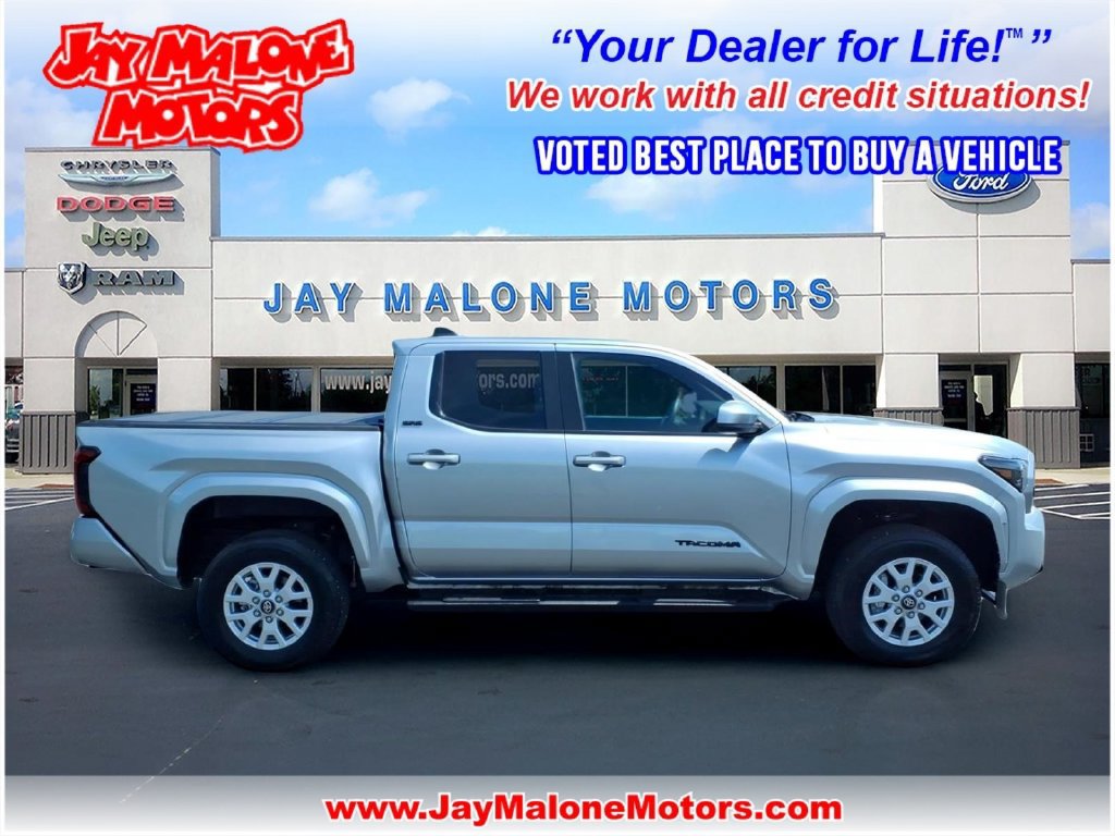 Used 2025 Toyota Tacoma SR5 AWD/4WD image 1