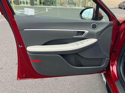 Certified 2025 Hyundai Sonata SEL image 9