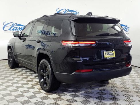 Used 2022 Jeep Grand Cherokee L Limited w/ Black Appearance Package RWD image 2