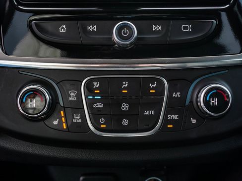 Used 2019 Chevrolet Traverse RS image 20