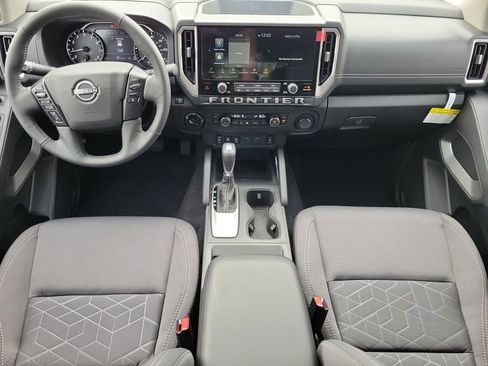 New 2025 Nissan Frontier SV w/ SV Convenience Package image 17