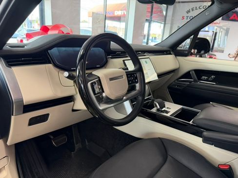 Used 2024 Land Rover Range Rover Long Wheelbase SE AWD/4WD image 26