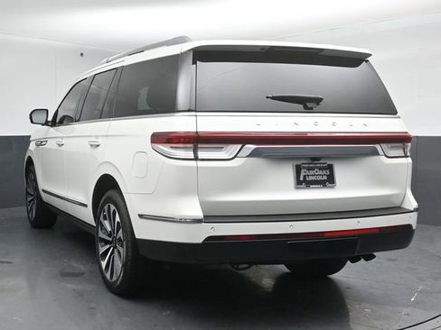 Used 2024 Lincoln Navigator Reserve image 6