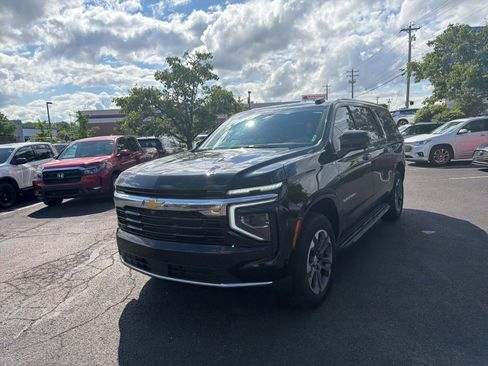 Used 2026 Chevrolet Suburban LS AWD/4WD image 6