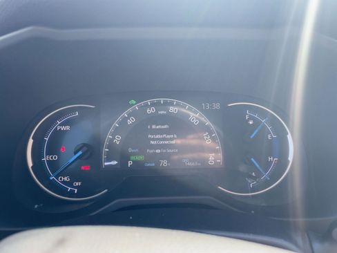 Used 2025 Toyota RAV4 LE image 28