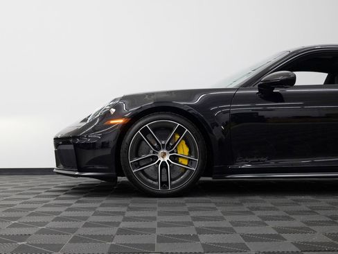 Certified 2025 Porsche 911 Carrera GTS RWD image 11