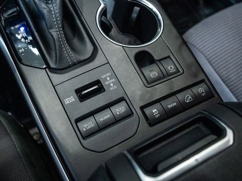 Certified 2022 Toyota Highlander LE image 29