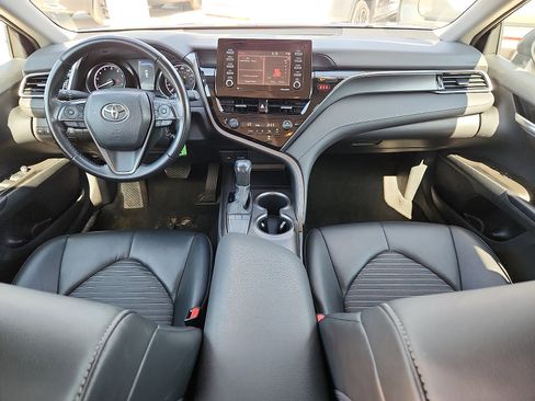 Used 2023 Toyota Camry SE FWD image 11