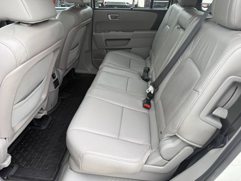 Used 2015 Honda Pilot Touring image 16