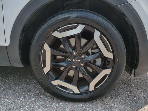 Used 2025 Kia Telluride S AWD/4WD image 11