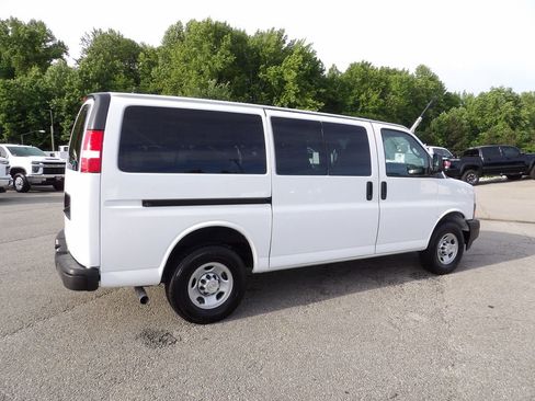 Used 2023 Chevrolet Express 3500 LS RWD image 8