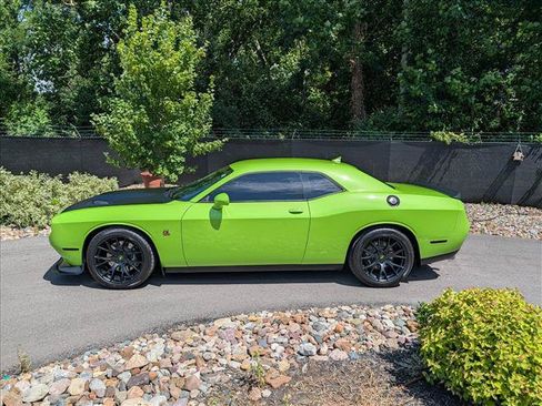 Used 2019 Dodge Challenger R/T Scat Pack w/ Plus Package RWD image 2