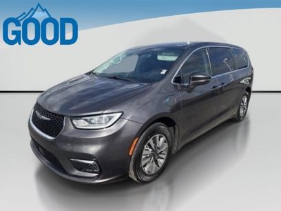 Used 2022 Chrysler Pacifica Touring-L